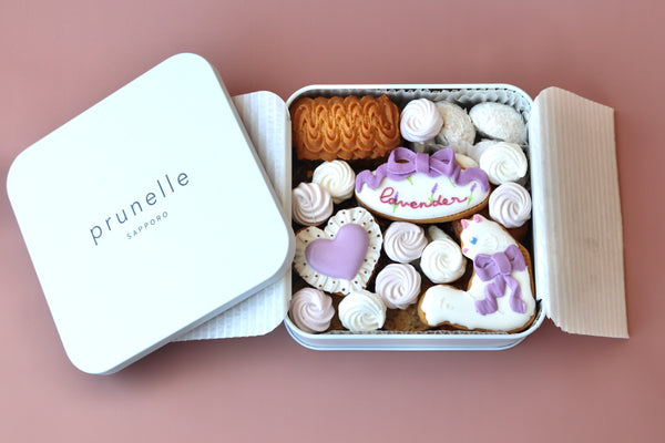 ラベンダーのプレミアムクッキー缶