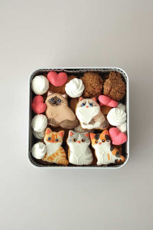 にゃんにゃんにゃんプレミアムクッキー缶