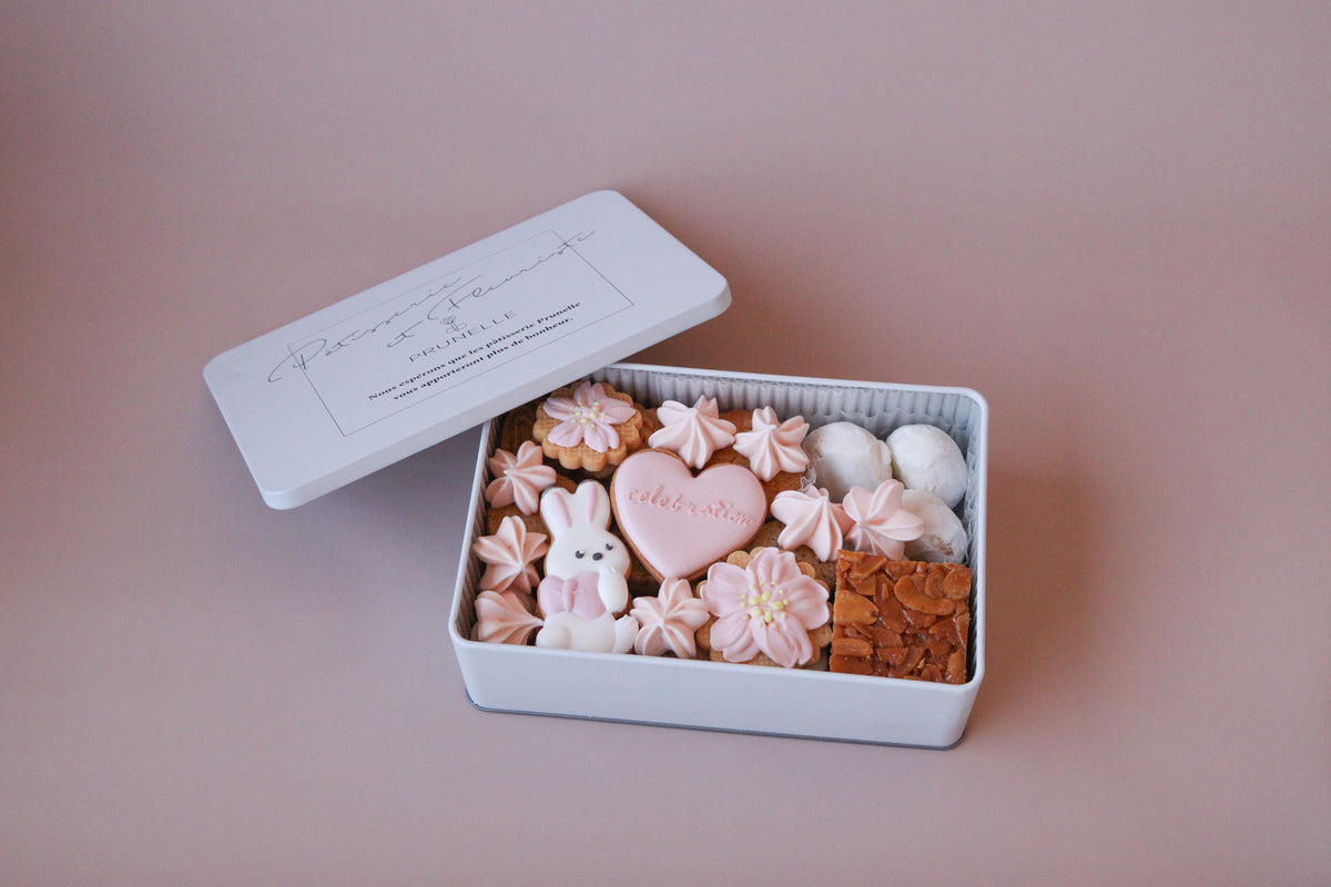 ご購入済　リメイク缶　リメイク鉢　水さし　 おねむなうさぎさんピンクフラワー ご購入済 リメイク缶 リメイク鉢 水さし おねむなうさぎさんピンクフラワー