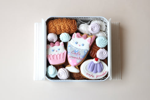 カフェプリュねこのプレミアムクッキー缶