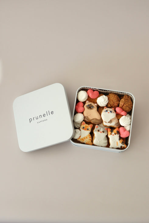 にゃんにゃんにゃんプレミアムクッキー缶