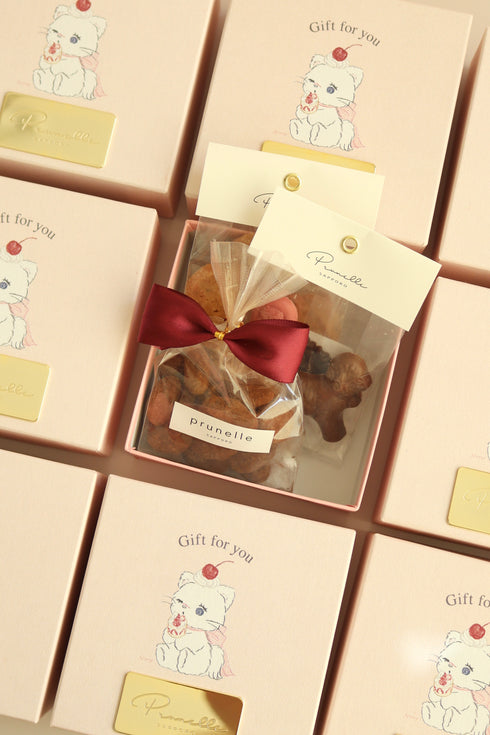 NAPPYコラボ ねこギフト BOX(焼菓子&チョコレートの詰め合わせ)