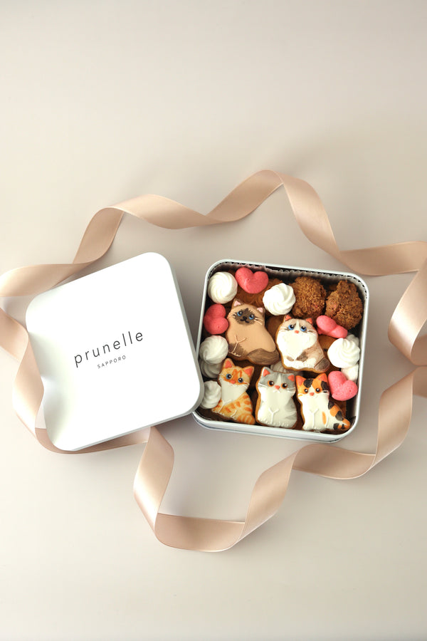 にゃんにゃんにゃんプレミアムクッキー缶