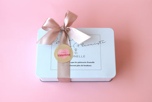 バレンタインのプレミアムクッキー缶