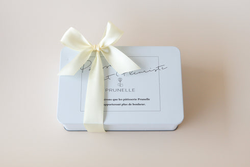 スズランのクッキー缶 ねこ