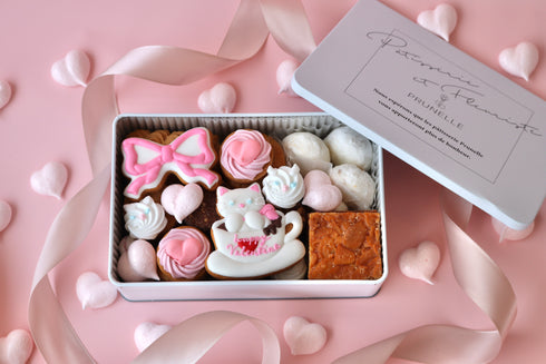 バレンタインのプレミアムクッキー缶