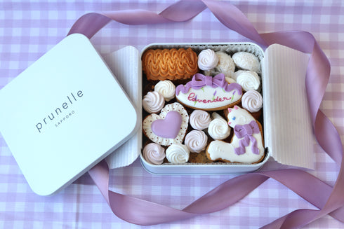 ラベンダーのプレミアムクッキー缶