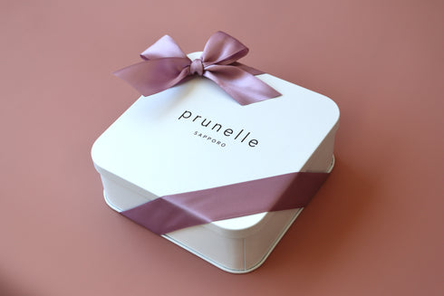 ラベンダーのプレミアムクッキー缶