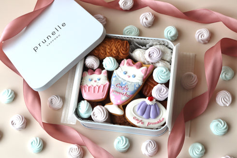 カフェプリュねこのプレミアムクッキー缶