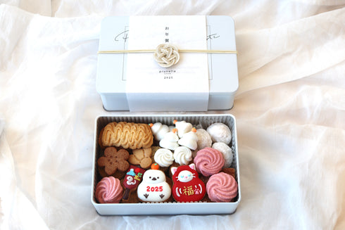 お正月のプレミアムクッキー缶