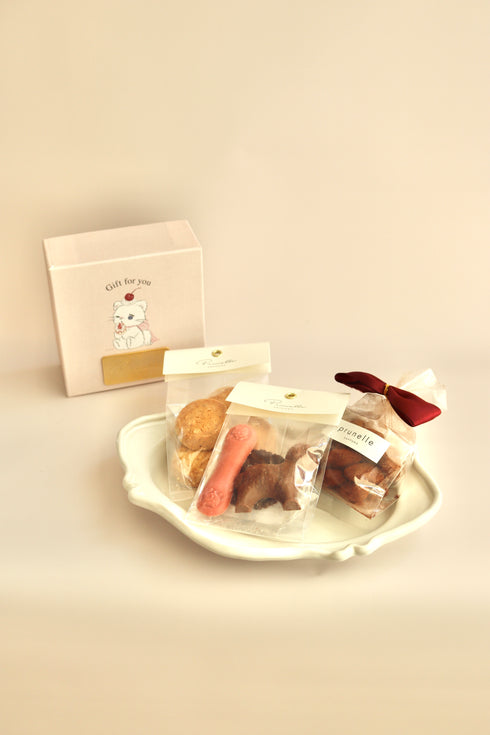 NAPPYコラボ ねこギフト BOX(焼菓子&チョコレートの詰め合わせ)