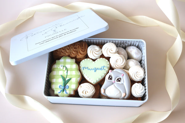 スズランのクッキー缶 エゾモモンガ